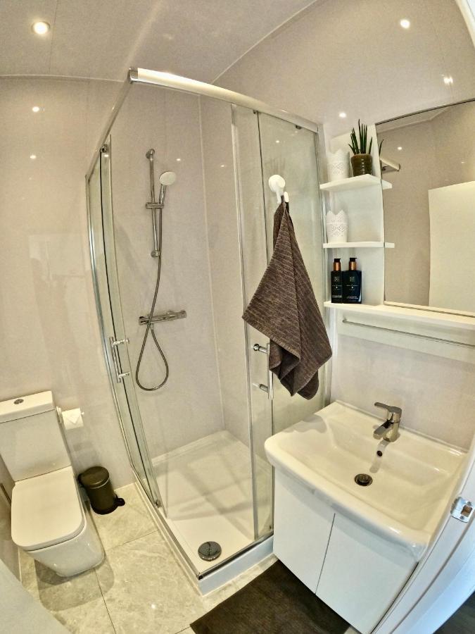 Lovely One Bedroom Flat London Kültér fotó